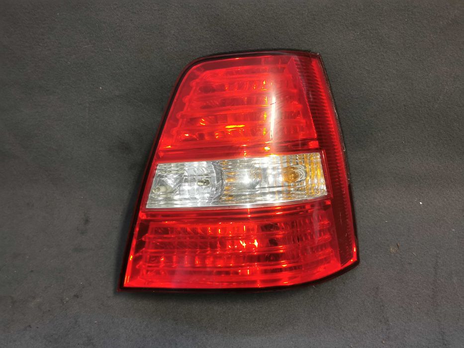 kia sorento I lift 06-09 lampa prawa tył tylna tyl europa