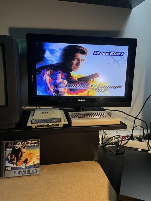007 James Bond World is not Enough Playstation 1 PS1 PSX