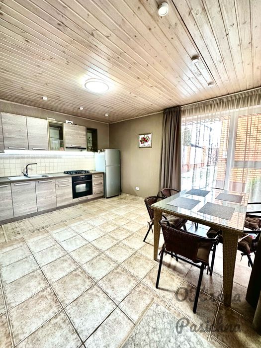 Продам дом с бассейном и сауной , Новоалександровка , Кристальный