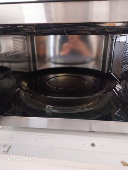 Becken BMW4288 (com funções forno e grill): capacidade de 30 litros .