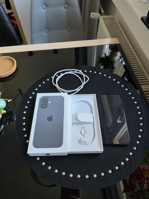 Iphone 16 128 GB Black na gwarancji