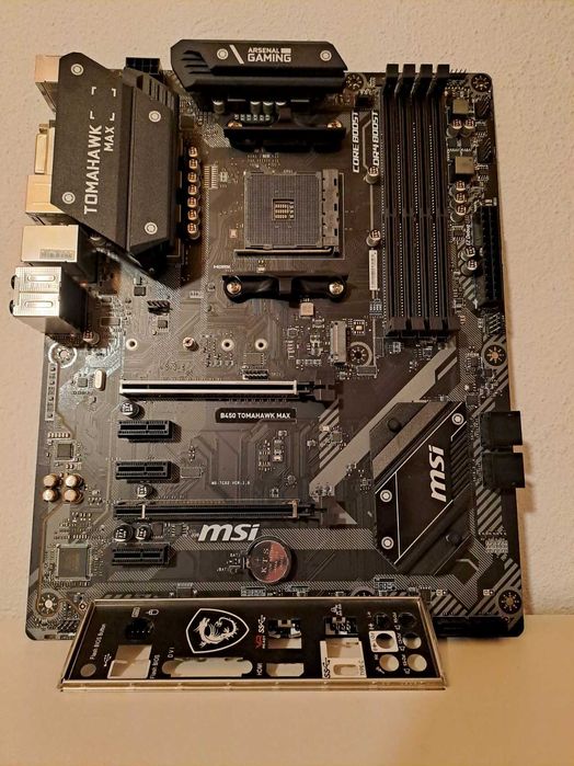 Motherboard MSI B450 Tomahawk Max para AM4 / Ryzen