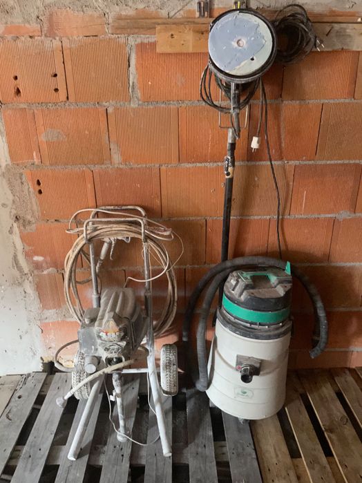 Venda máquina profissional GRACO 495 da pintar usada.