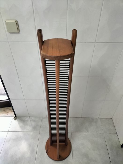 Suporte para Cd's em madeira