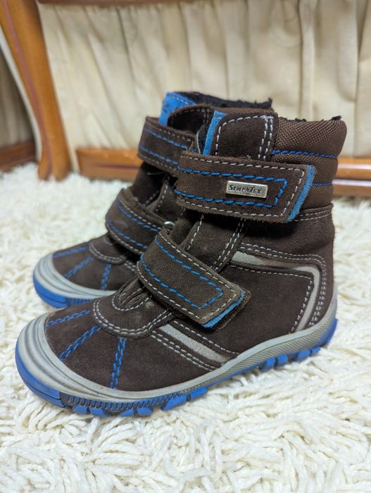 Теплі фірмові чобітки для хлопчика. 26 р.