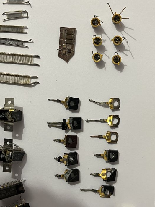 Лот радянських радіодеталей на аффінаж золота