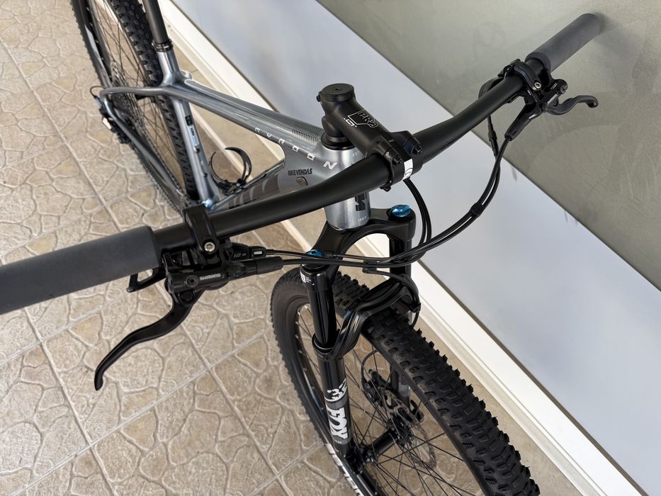Bicicleta de BTT 29 - bem equipada - Muito bom estado