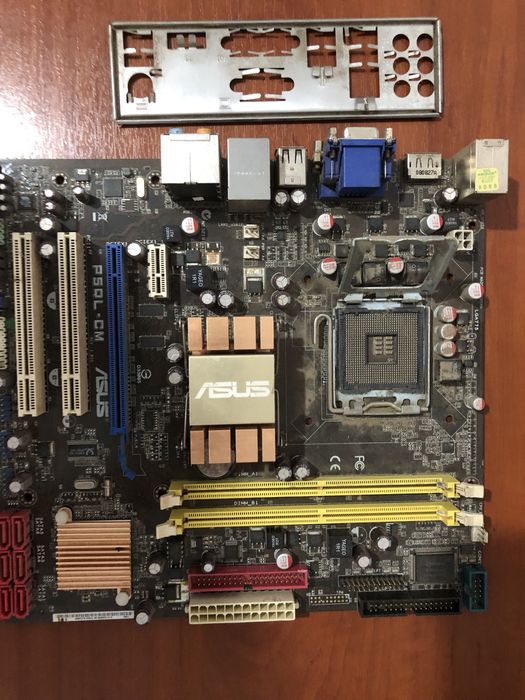 Материнська плата від Asus LGA775, P5QL-CM