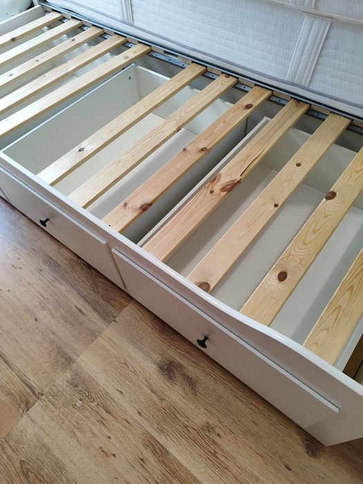Łóżko IKEA Hemnes plus materace Jysk