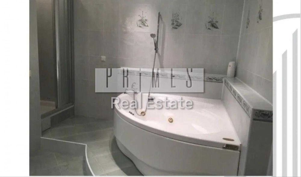 Apartment in Kyiv - More