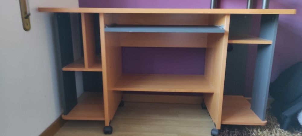Vendo secretária e cadeira de escritório