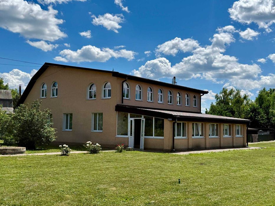 Будинок для великої родини. Ділянка 28 соток з власним озером