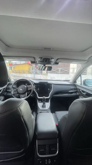 Subaru outback 2023 року