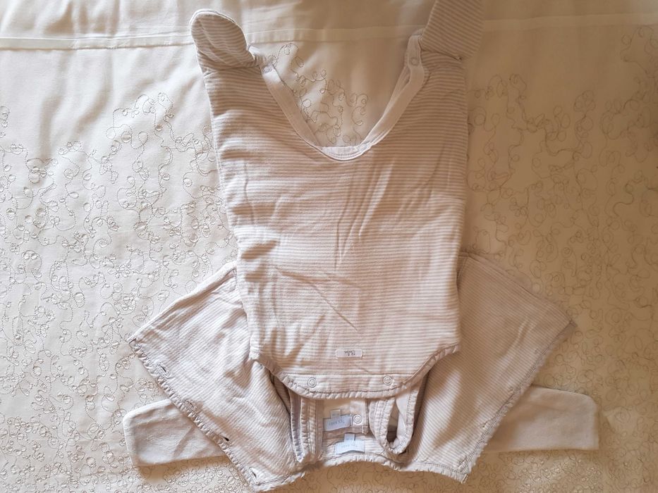 Bodies, pijamas, calças e casaco 1 mês