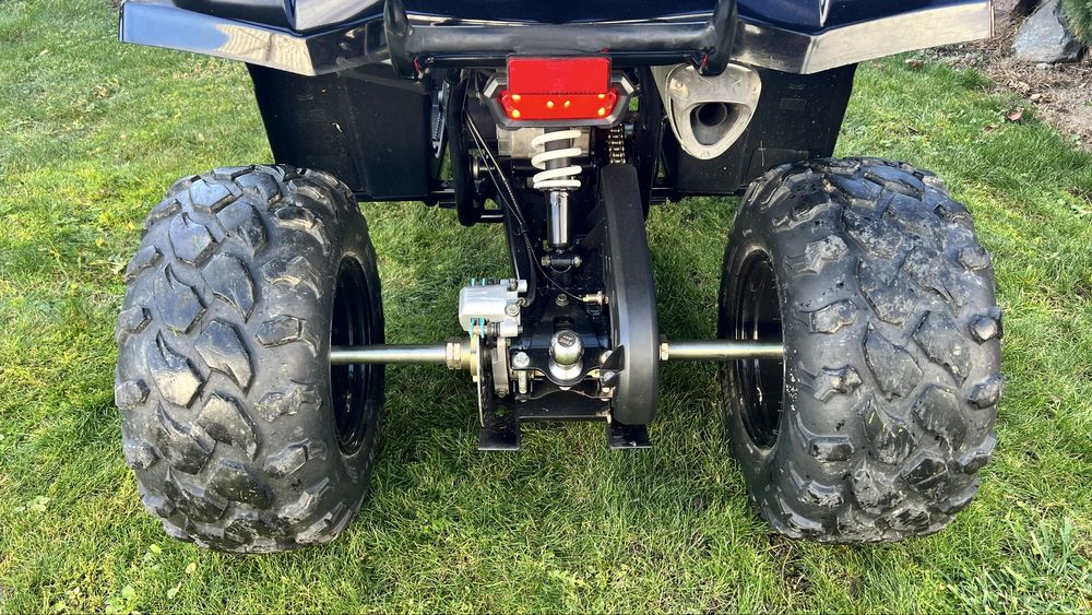 Продам квадроцикал 200 кубів