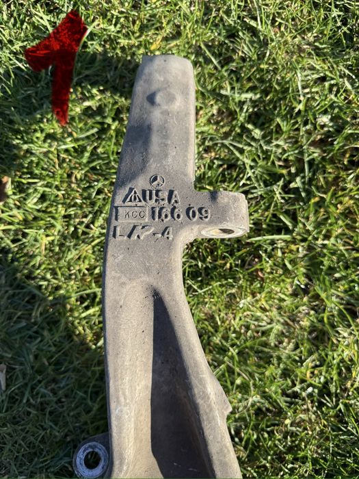 Поворотний кулак Mercedes Benz