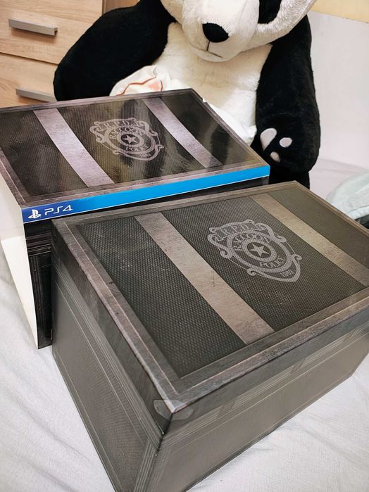 Resident Evil 2 Edycja Kolekcjonerska PS4 z figurką Leon S. Kennedy