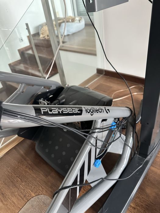 Playseat Trophy + logitech G923