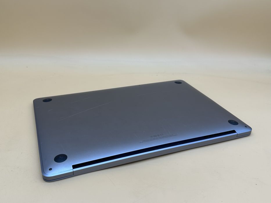 macbook pro 2020 512 gb m1 стан на фото