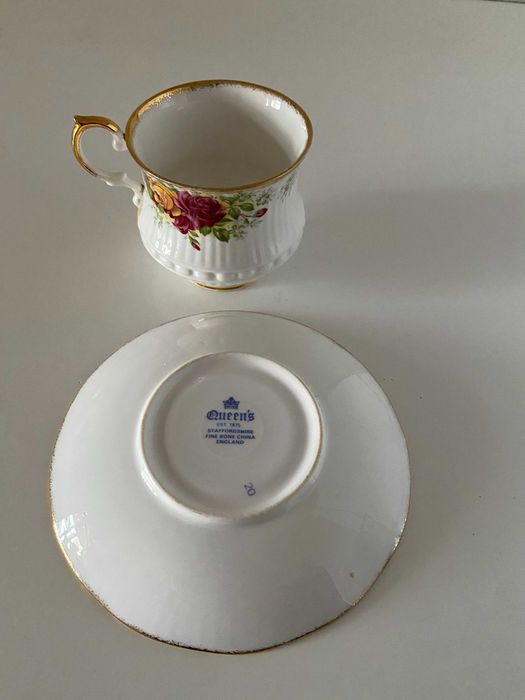 Chávena chá Queen’s Staffordshire