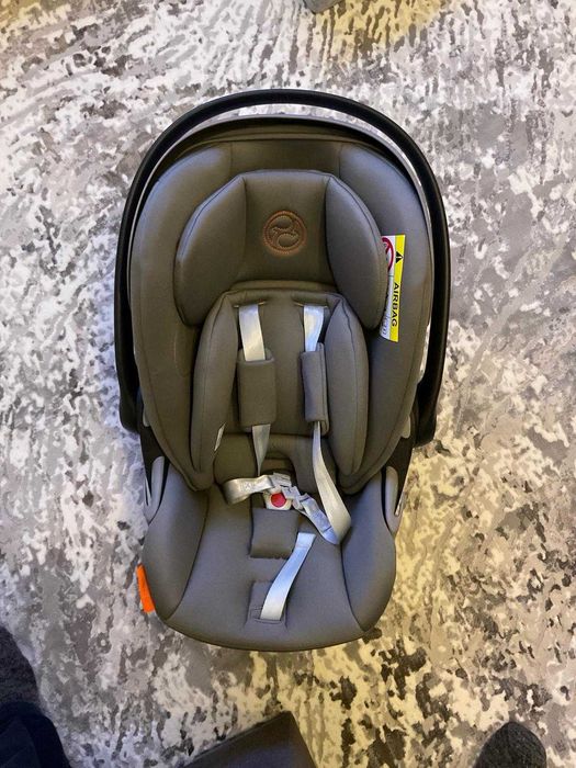 Продаю оригінальне Автокрісло Cybex Cloud T i-Size