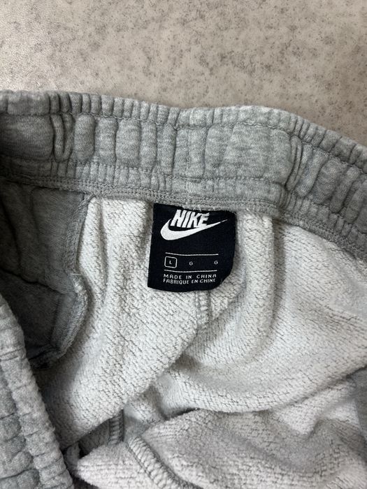 Штани сірі Nike L / M
