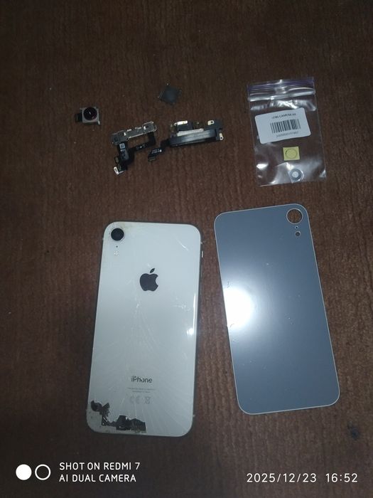 Айфон xr на запчастини