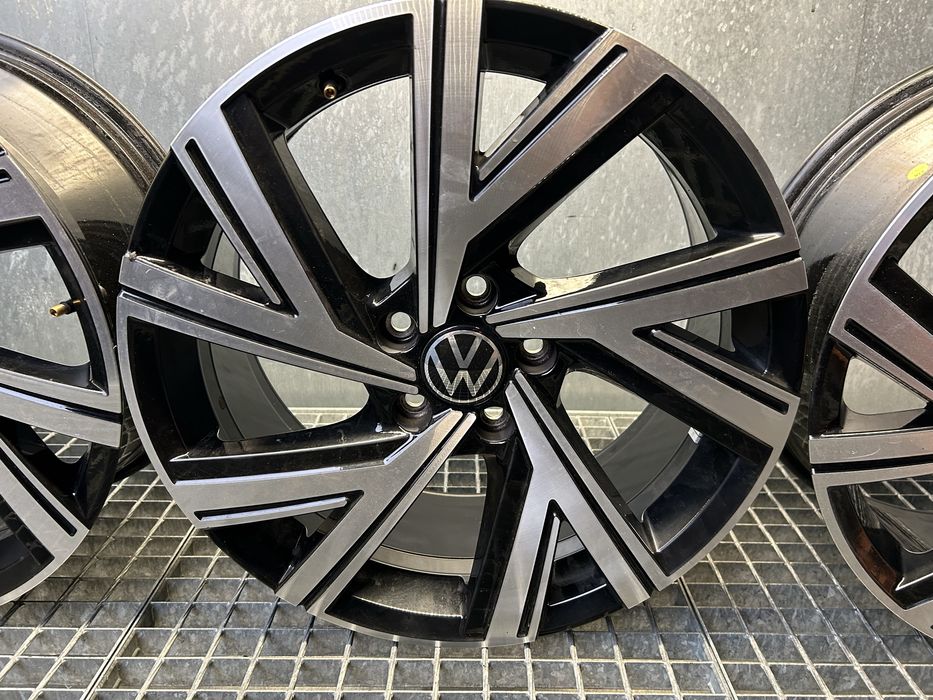 4xFelga Volkswagen Golf 8 GTI GTD 7,5x18 ET51  5x112