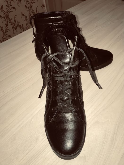 Модні жіночі СНІКЕРСИ