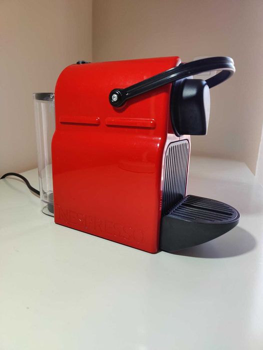 Máquina de Café Nespresso Krups Inissia (Ótimo Estado)