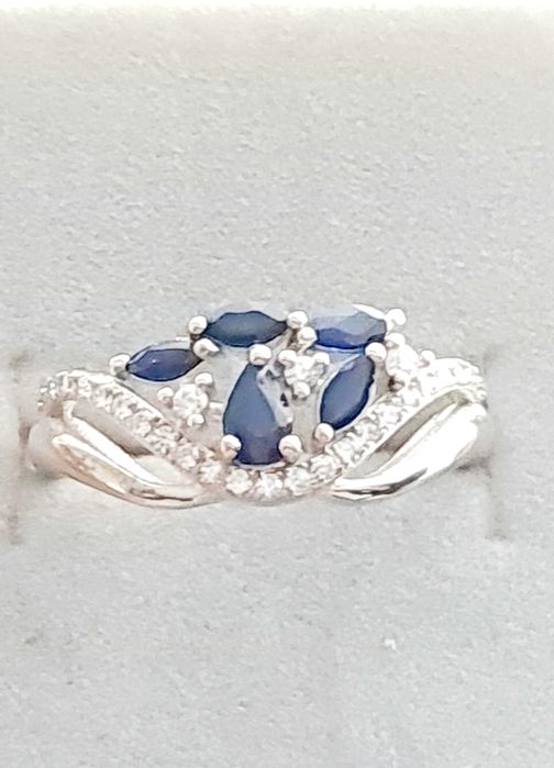 Pierscionek srebrny 925 Szafiry i Cyrkonie r17