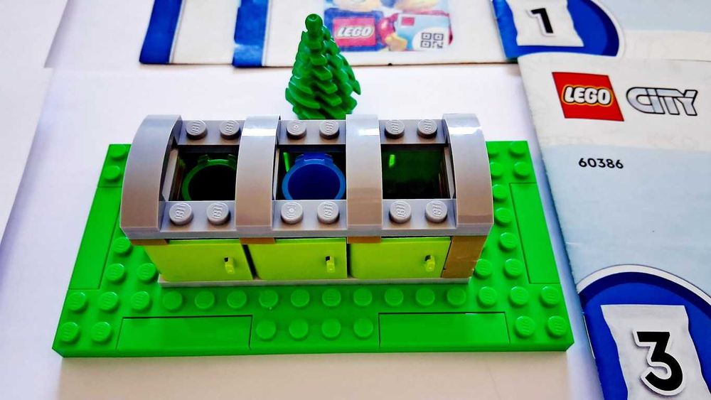Lego City 60386 Recycling Truck em peças novas montado