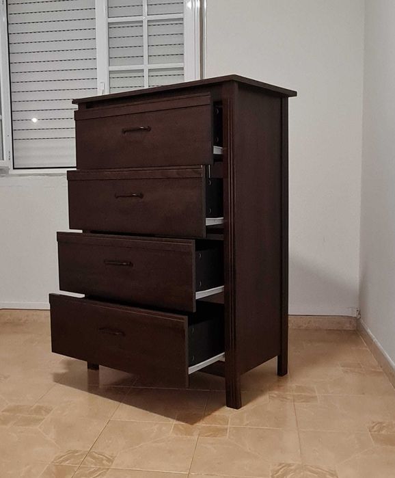 Vendo cômoda alta + mesa de cabeceira