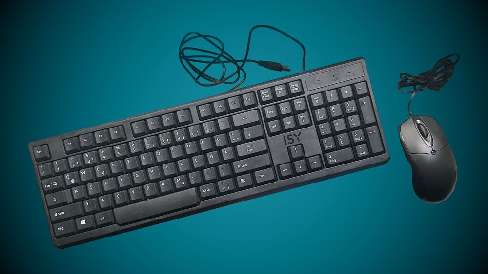 Komputer PC z Windows 11 Home