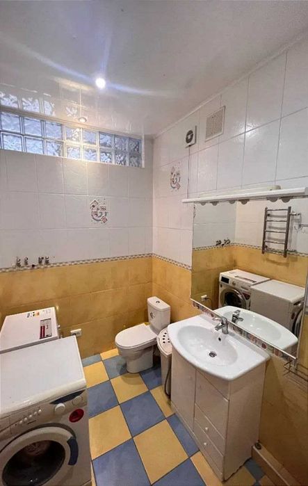 Продам 2к Героев Крут Сталинка Центр Нагорка