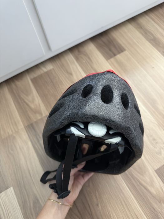kask sportowy axer