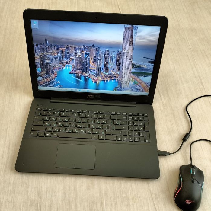 Asus r556_4 ядра /Nvidia 920m/ram 4gb/HDD 640 gb