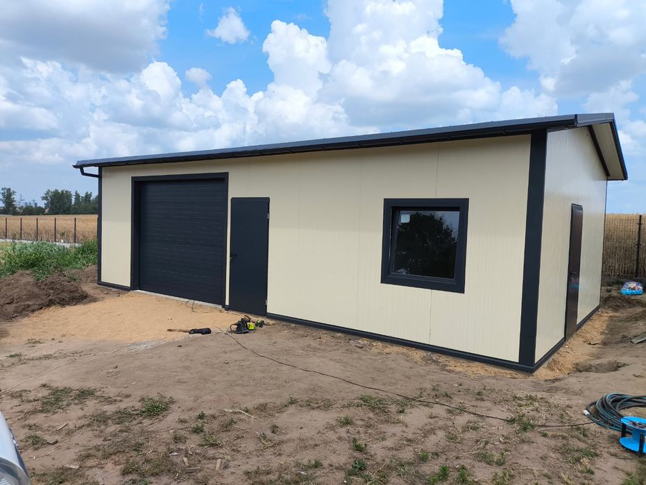 Garaż z płyty warstwowej, dwuspadowy, 35m², CAŁA POLSKA