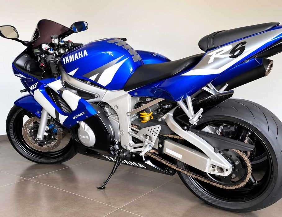 Yamaha YZF-R6 do ano 2002