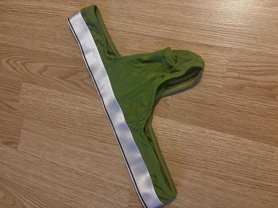 Stringi męskie zielone