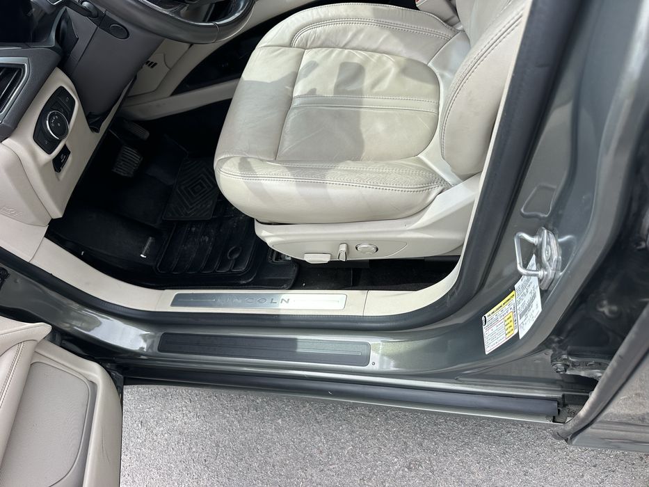 Lincoln MKZ 2.0 EcoBoost - 12 тис. долл.