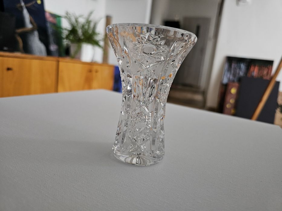 Mały wazonik kryształowy