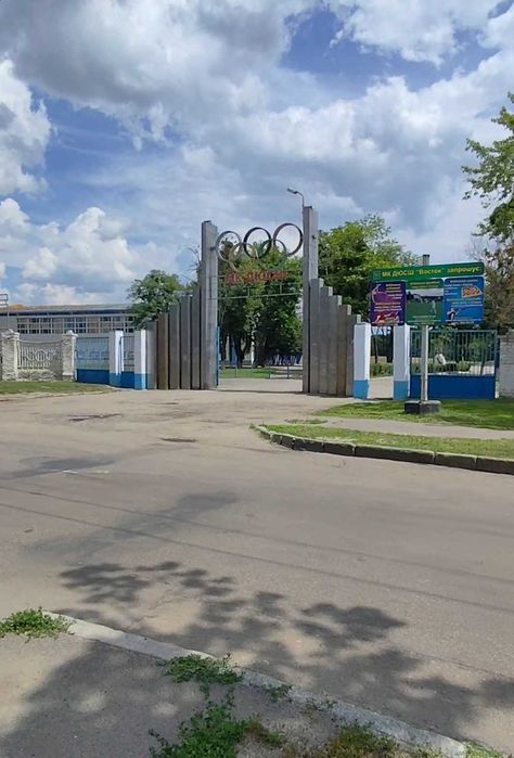 2-кімн. квартира, потребує ремонту, ХТЗ, просп. Олександрівський