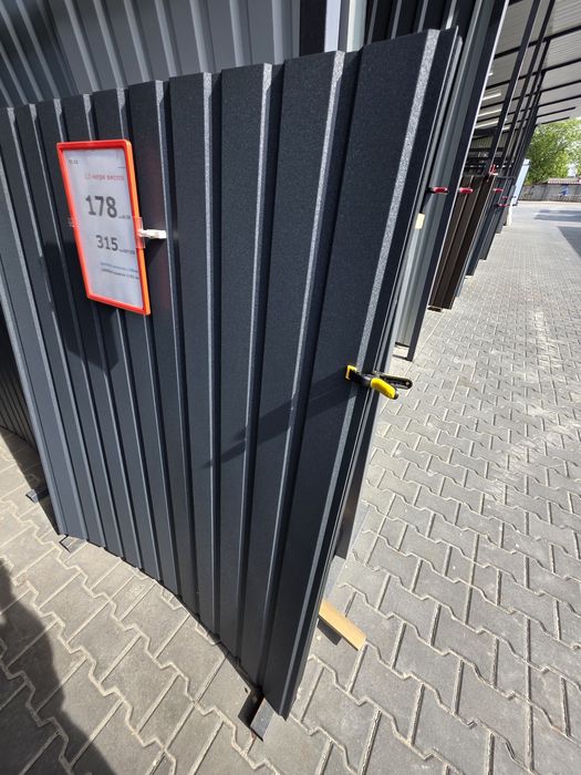 Профнастил в наявності, фото реальні - приїхав та купив - єдине що розбирають