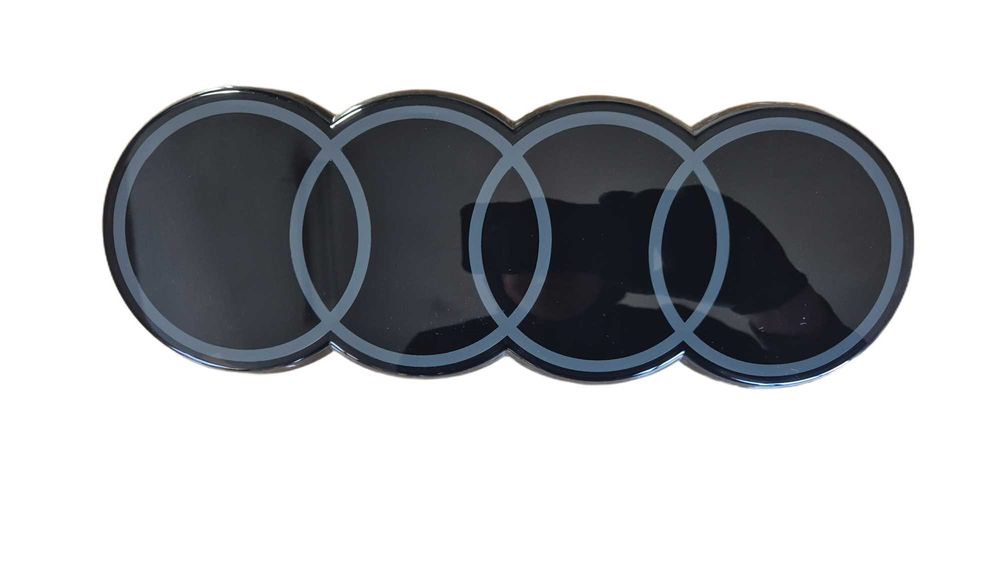 Emblemat Znaczek Logo AUDI Atrapy GRILLA Q8 E-Tron CZARNY OE 4KE ASO