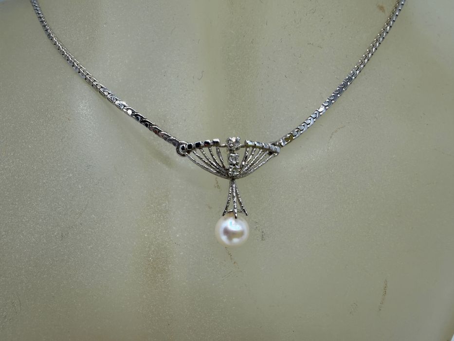 Naszyjnik z perłą i brylantami białe złoto próba 585 Certyfikat