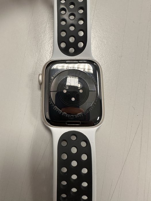 Apple Watch Series 7 Nike Edition 45mm Silver