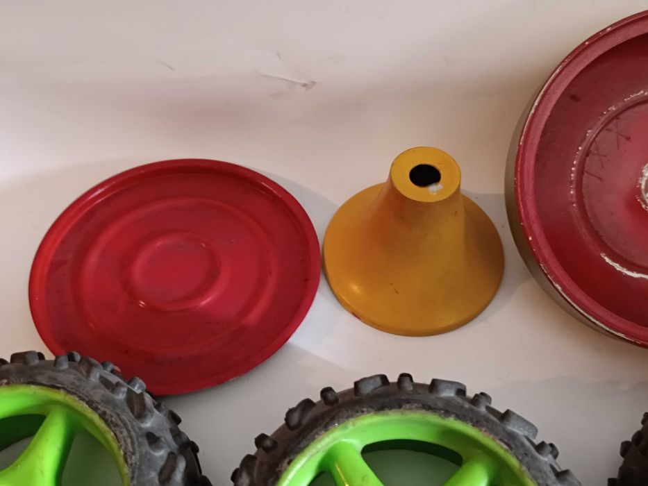 Pneus e Jantes para Carros e Carrinhos