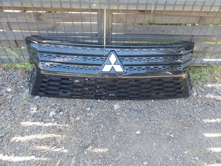 Mitsubishi Eclipse cross lift grill atrapa kratka