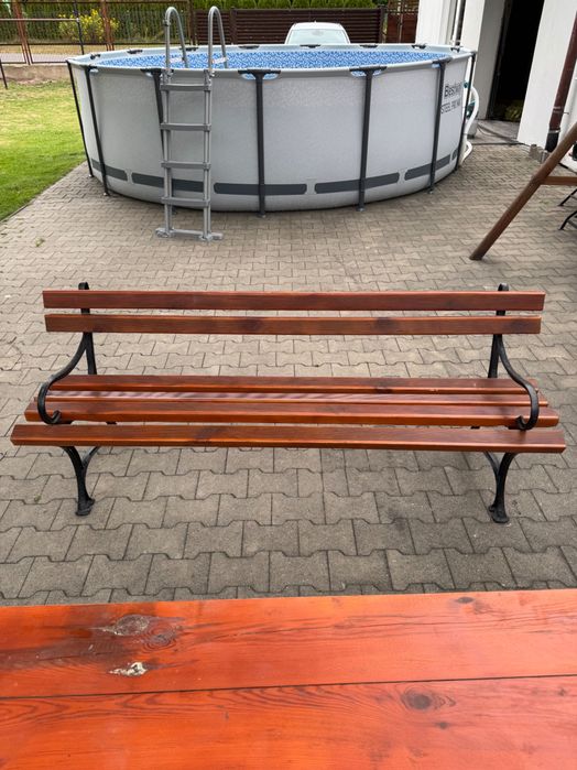 Używany zestaw ogrodowy , stół plus 4 ławki